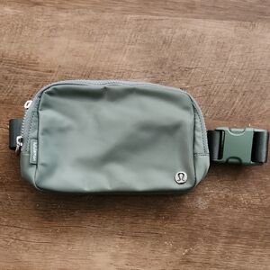 lululemon Sage Green Belt Bag - Large